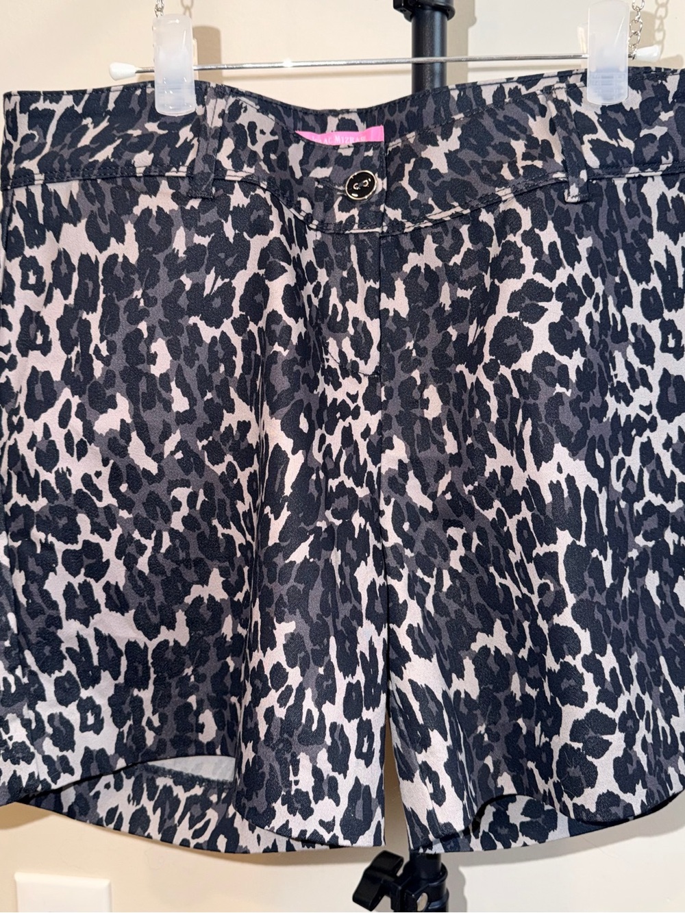 Isaac Mizrahi Leopard Print Tailored Shorts Size M